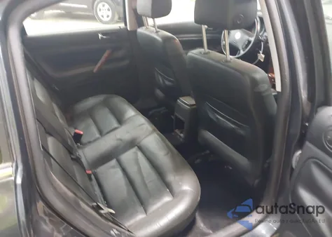 2001 Volkswagen Passat Glx z USA, uszkodzony, nr VIN WVWTH63BX1P133962